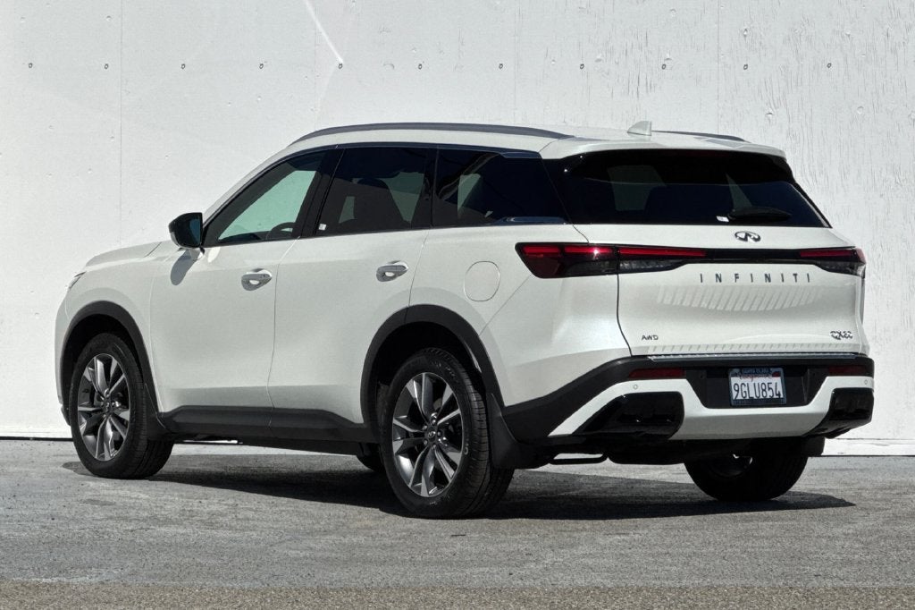 2023 INFINITI QX60 LUXE AWD