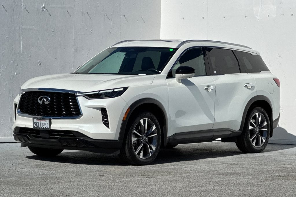 2023 INFINITI QX60 LUXE AWD