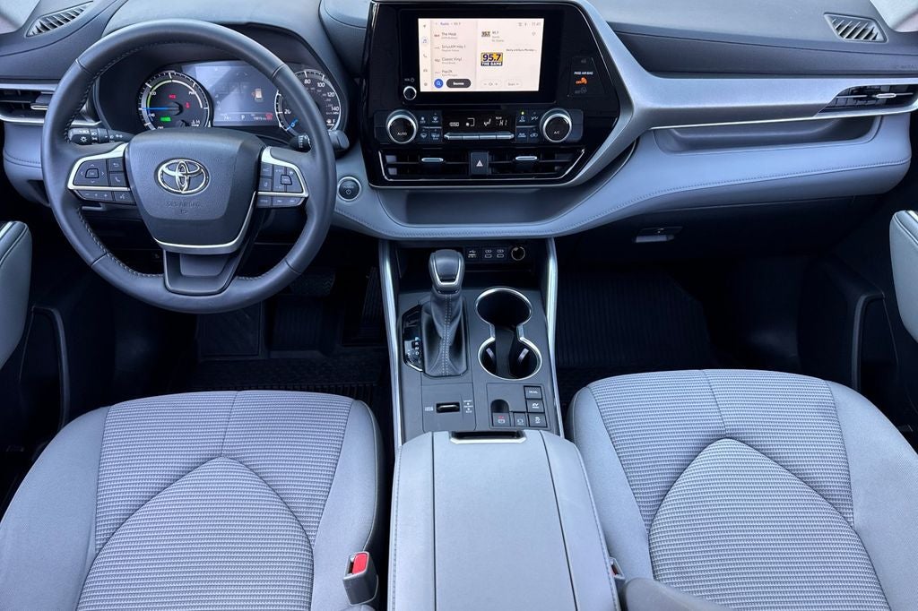 2024 Toyota Highlander Hybrid LE