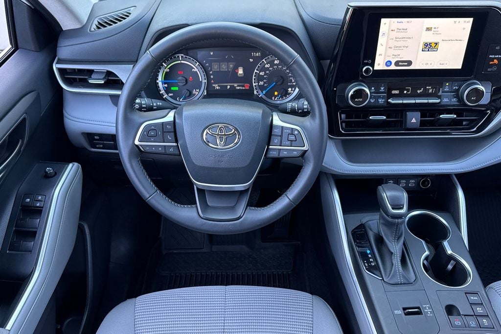2024 Toyota Highlander Hybrid LE