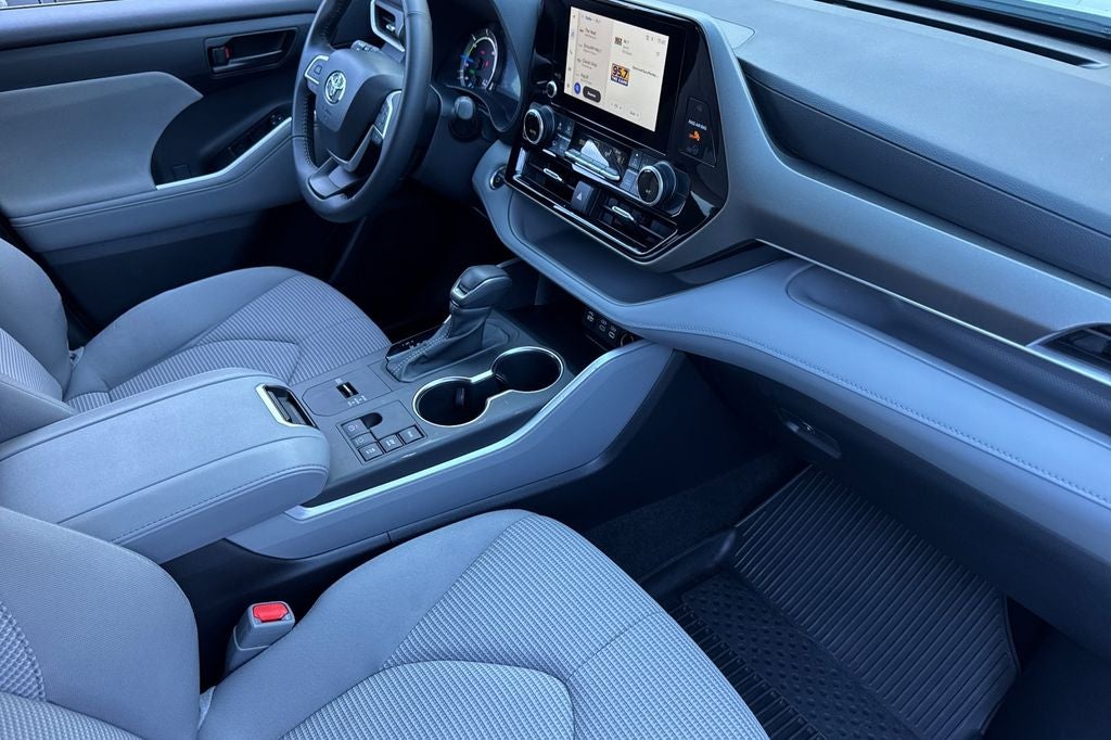 2024 Toyota Highlander Hybrid LE