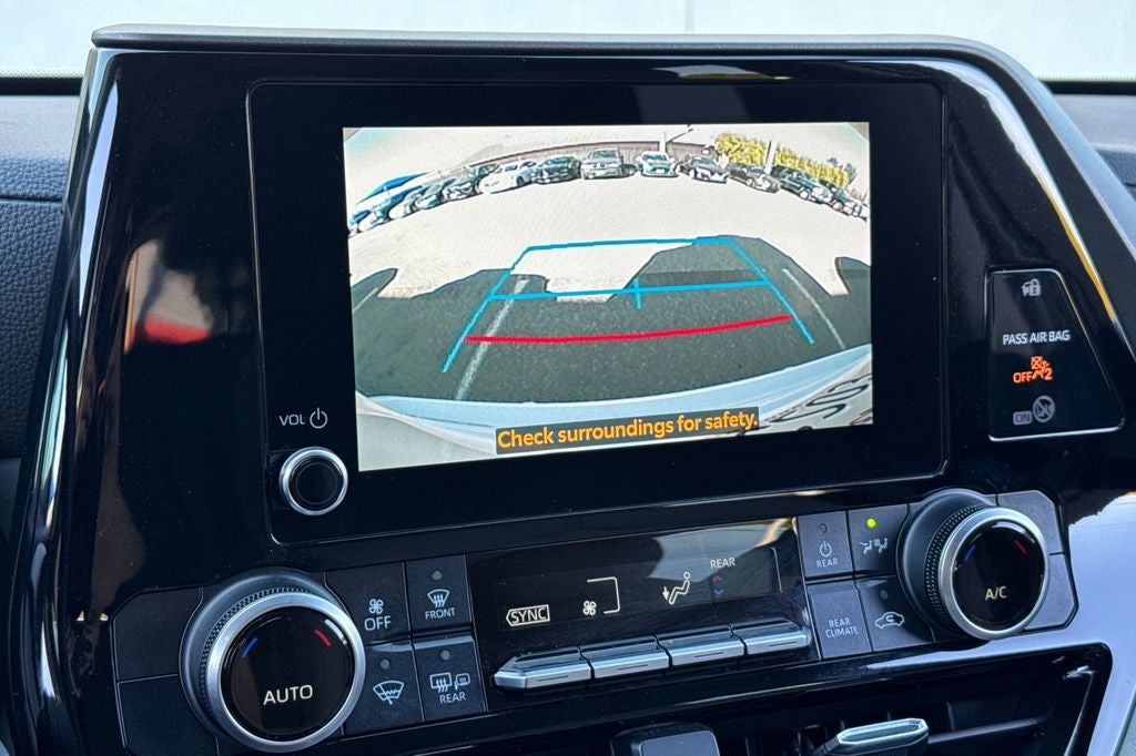 2024 Toyota Highlander Hybrid LE