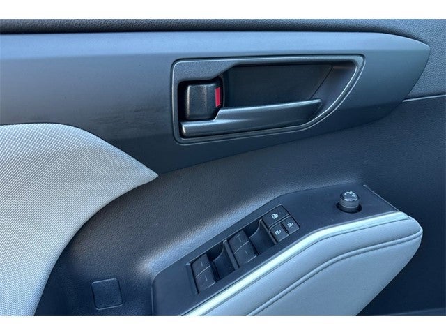 2024 Toyota Highlander Hybrid LE