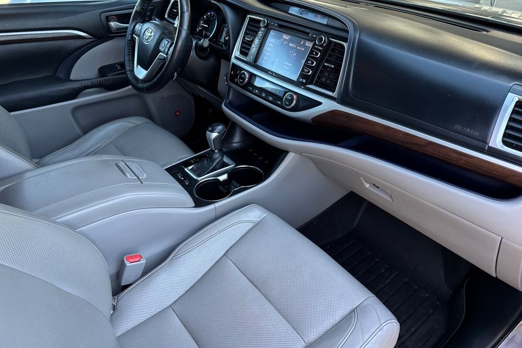 2015 Toyota Highlander Base