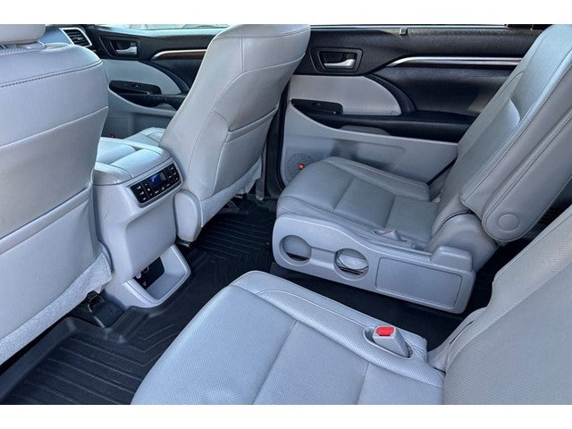 2015 Toyota Highlander Base