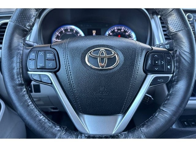 2015 Toyota Highlander Base