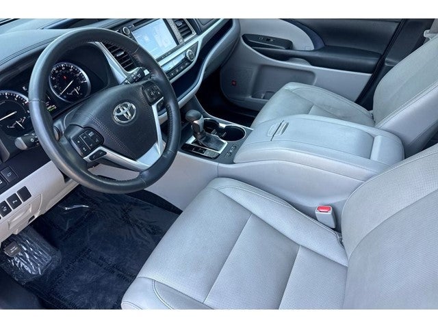 2019 Toyota Highlander Limited Platinum