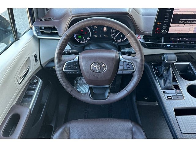 2022 Toyota Sienna Platinum 7 Passenger