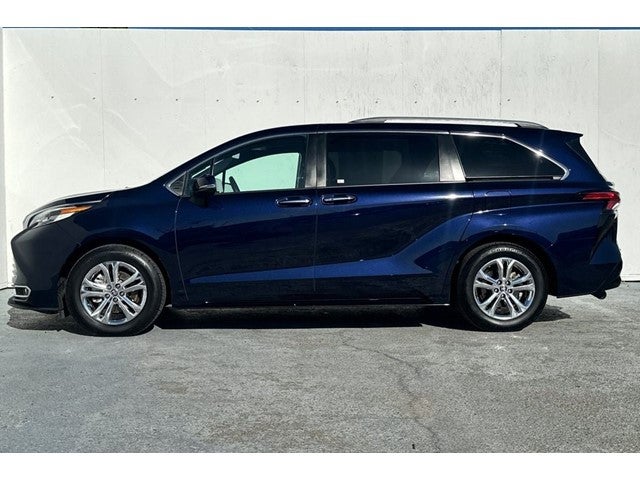 2022 Toyota Sienna Platinum 7 Passenger