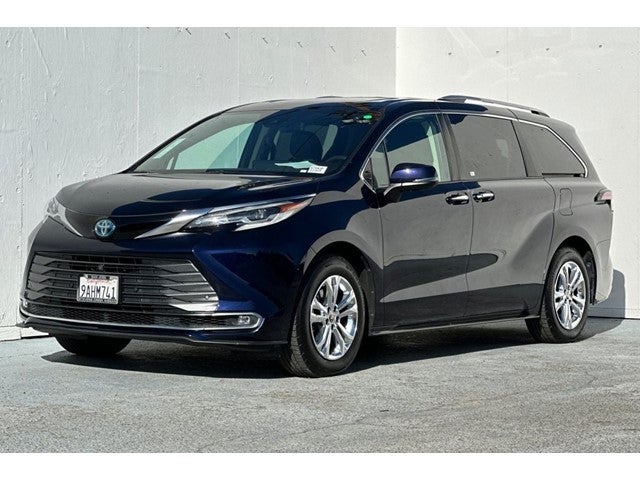 2022 Toyota Sienna Platinum 7 Passenger
