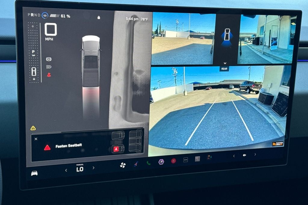 2025 Tesla Cybertruck .