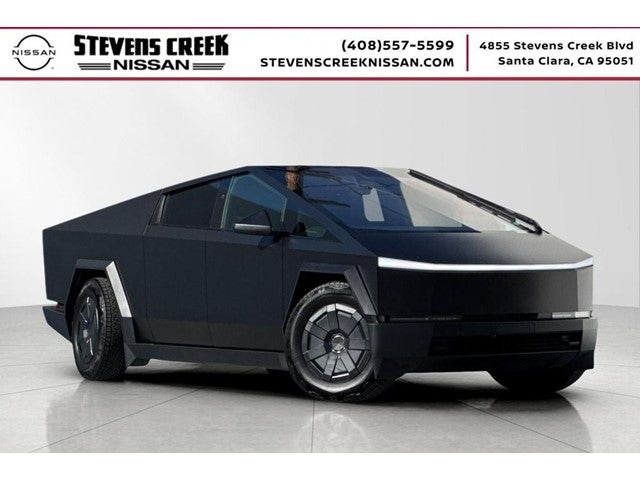 2025 Tesla Cybertruck .