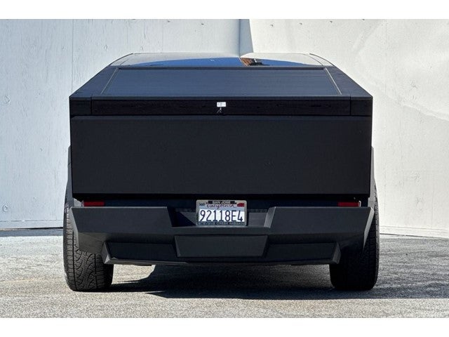 2025 Tesla Cybertruck .