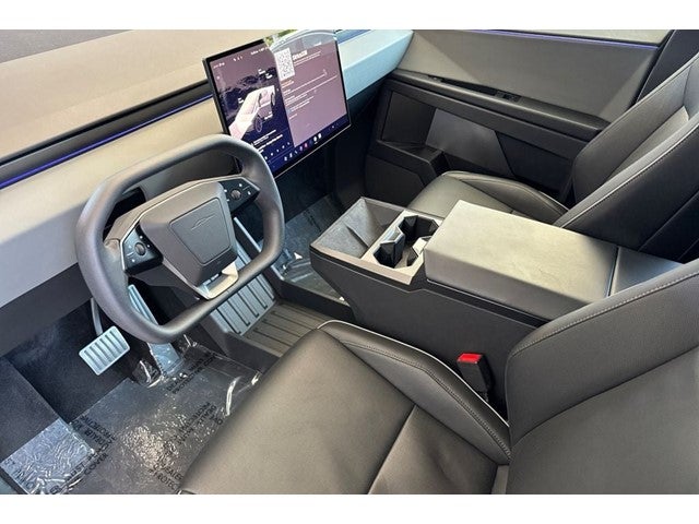 2025 Tesla Cybertruck .
