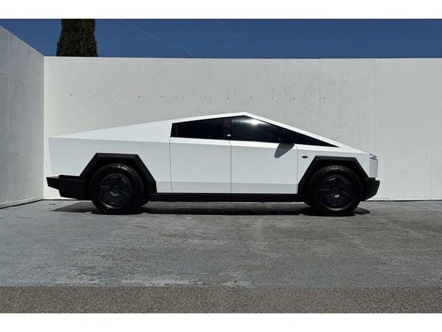 2024 Tesla Cybertruck Cyberbeast