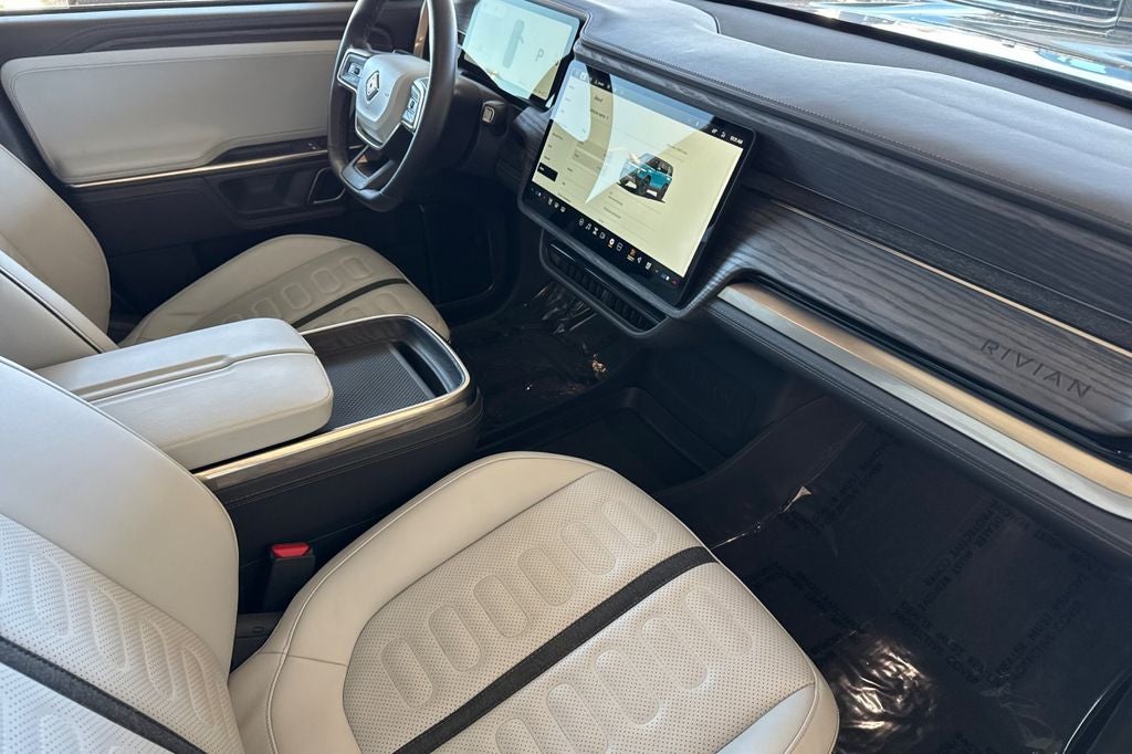 2023 Rivian R1S Adventure
