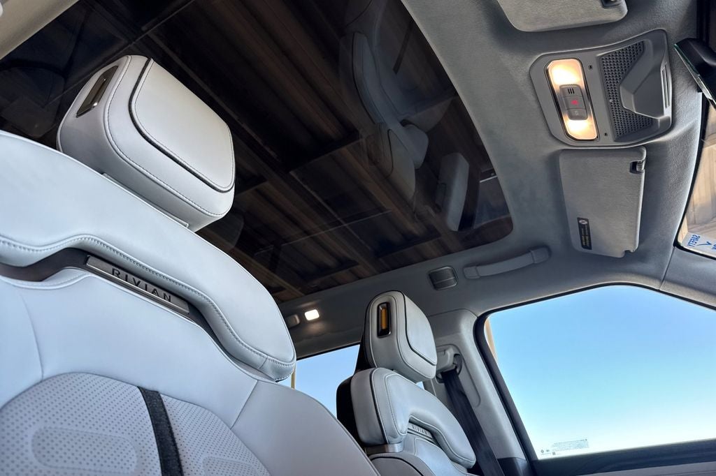 2023 Rivian R1S Adventure