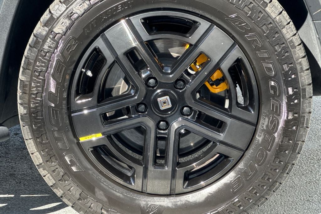 2023 Rivian R1S Adventure