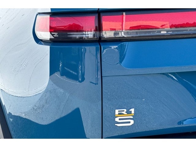 2023 Rivian R1S Adventure
