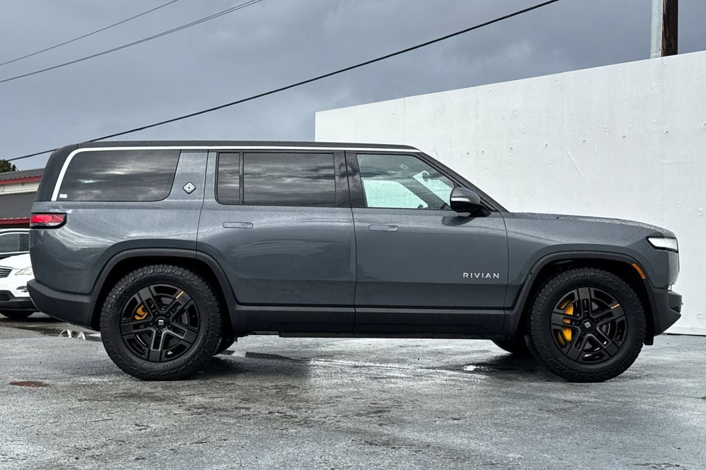 2024 Rivian R1S Adventure