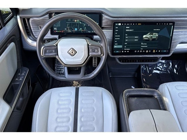 2023 Rivian R1S Adventure