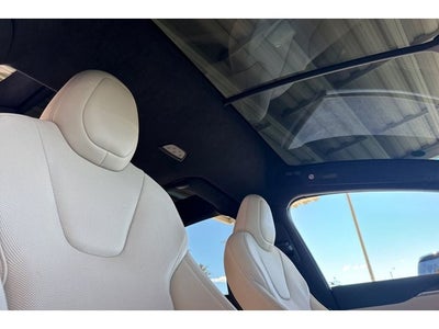 2022 Tesla Model X .