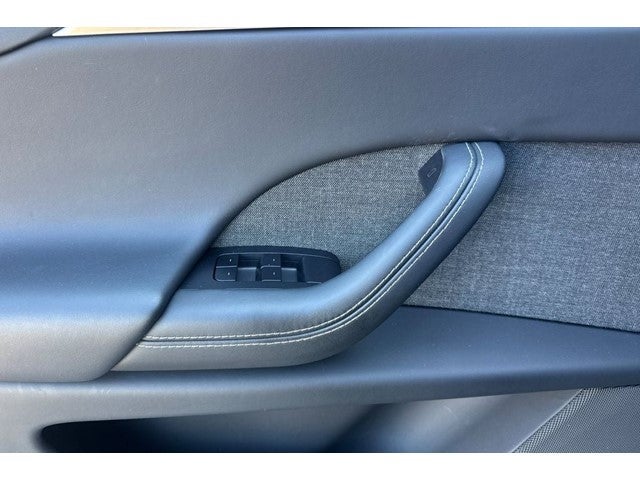 2022 Tesla Model X Base