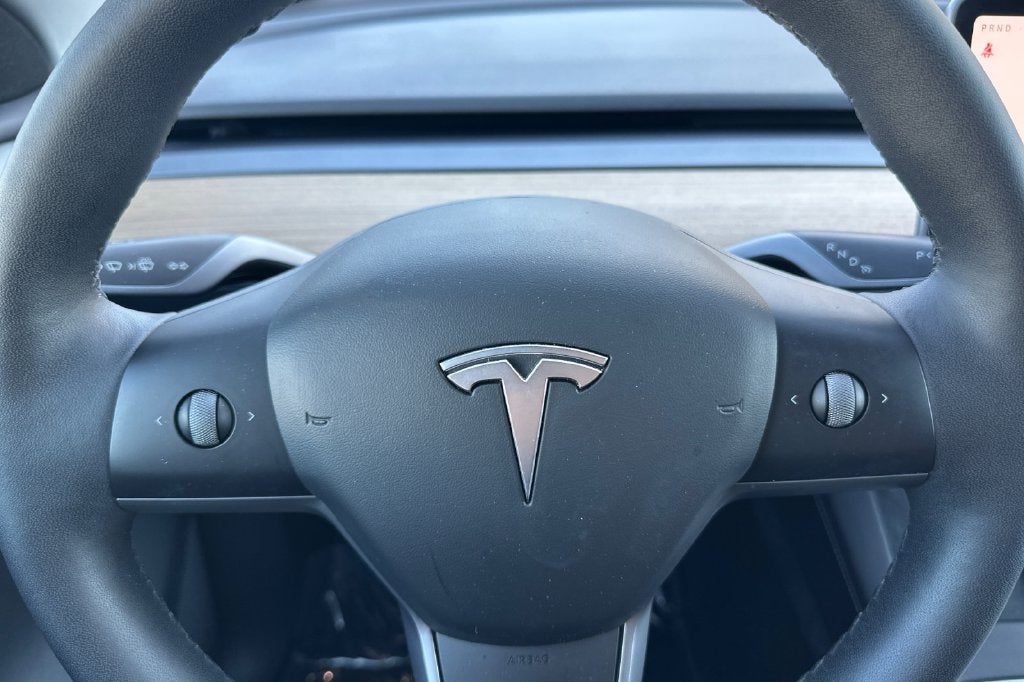 2023 Tesla Model Y HW4