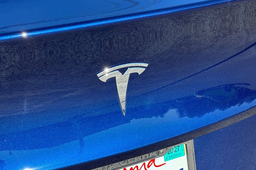 2023 Tesla Model Y HW4