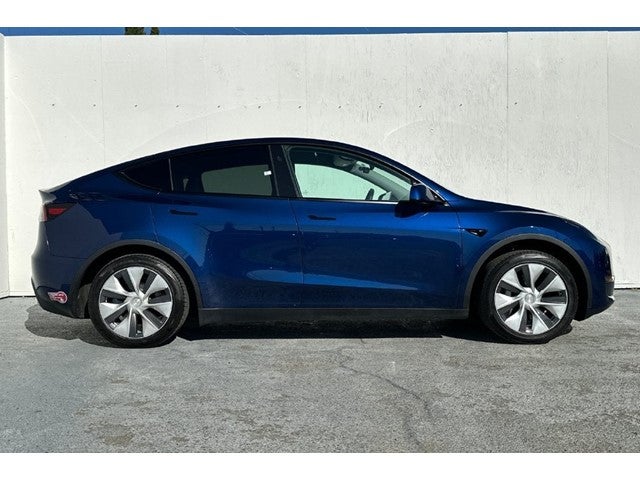 2023 Tesla Model Y HW4