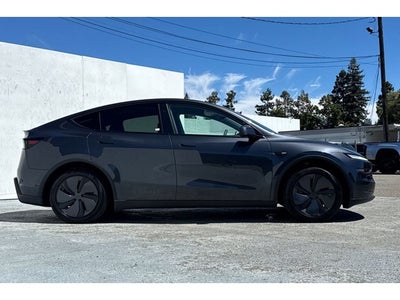 2026 Tesla Model Y Premium