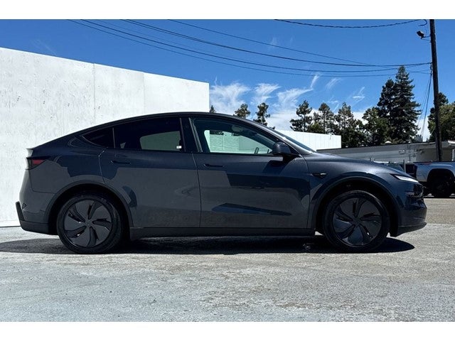 2026 Tesla Model Y Premium
