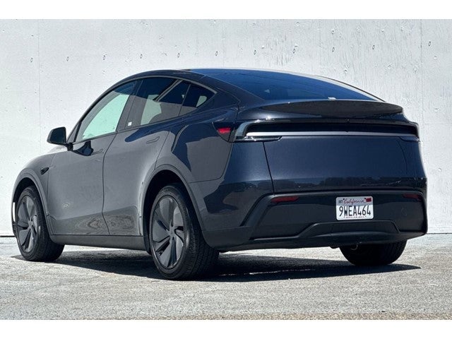 2026 Tesla Model Y Premium