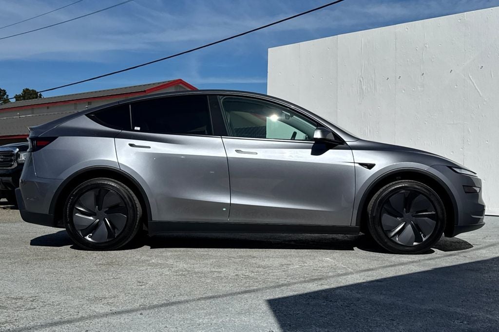 2026 Tesla Model Y Premium