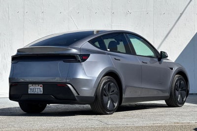 2026 Tesla Model Y Premium