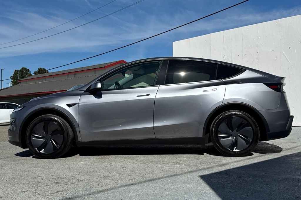 2026 Tesla Model Y Premium