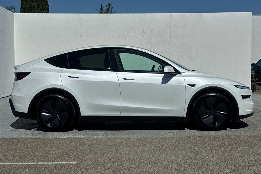 2026 Tesla Model Y Premium