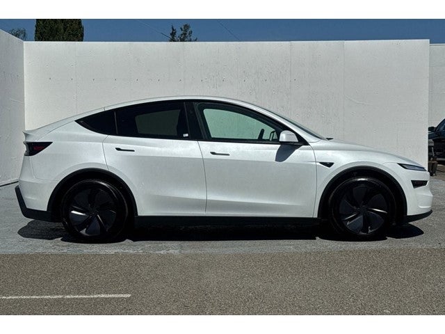 2026 Tesla Model Y Premium