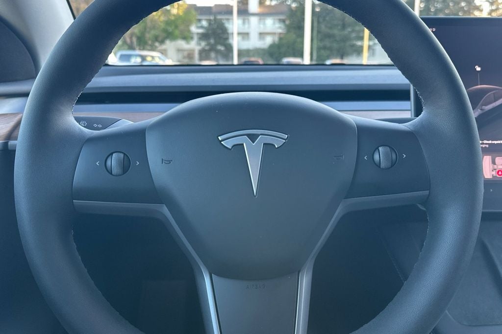 2025 Tesla Model Y Long Range