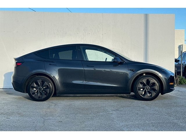 2025 Tesla Model Y Long Range