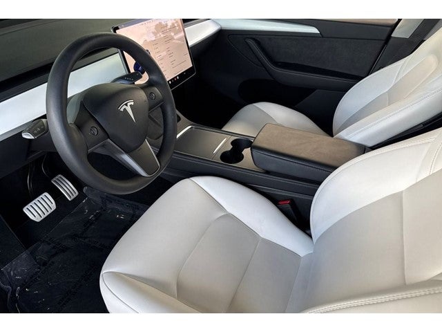 2024 Tesla Model Y Performance