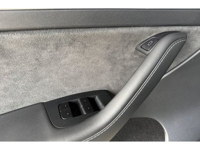 2025 Tesla Model Y Performance