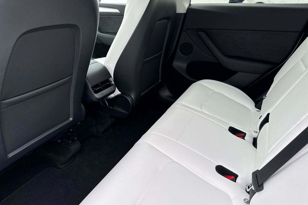 2025 Tesla Model Y Performance