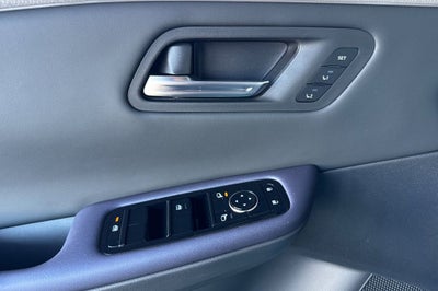 2026 Nissan LEAF Platinum+