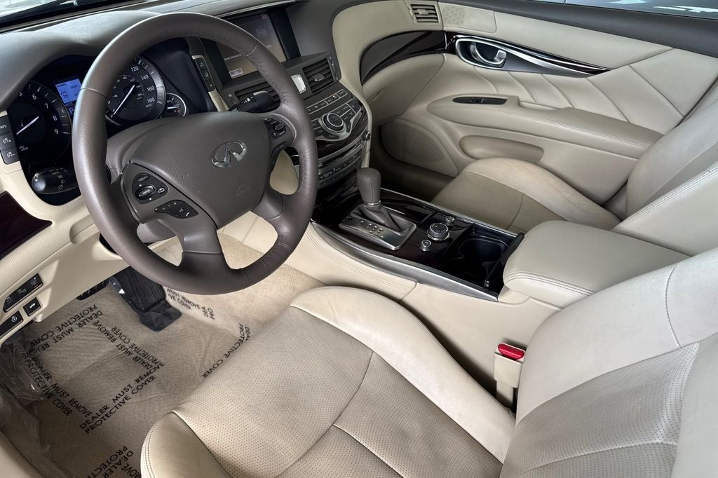 2017 INFINITI Q70 3.7 AWD