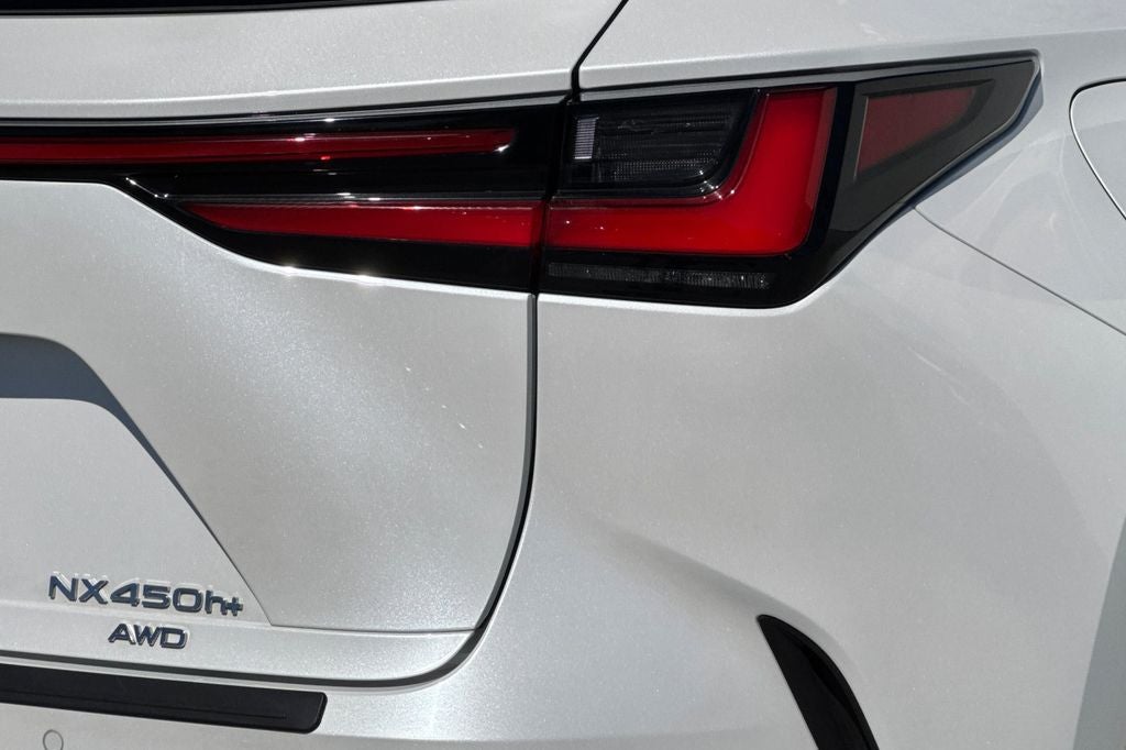 2023 Lexus NX 450h+ Luxury