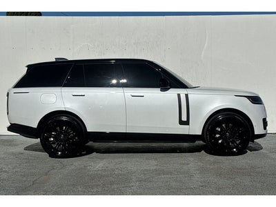 2025 Land Rover Range Rover SE