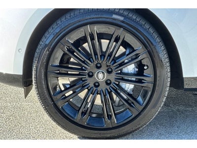 2025 Land Rover Range Rover SE