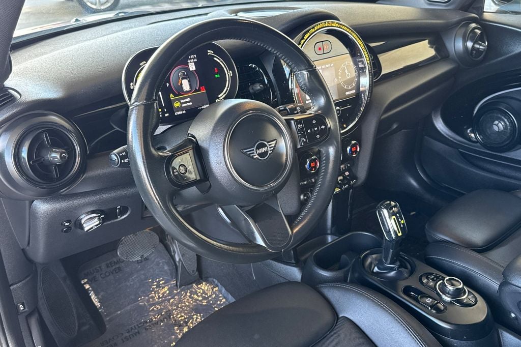 2023 MINI Cooper SE Electric .