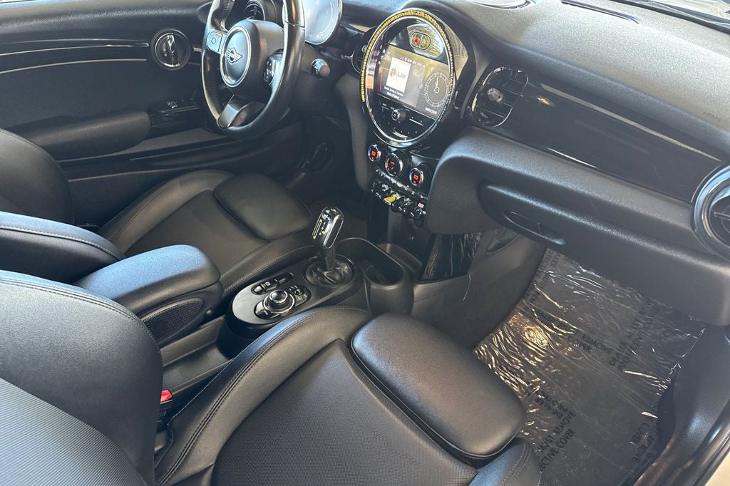 2023 MINI Cooper SE Electric .